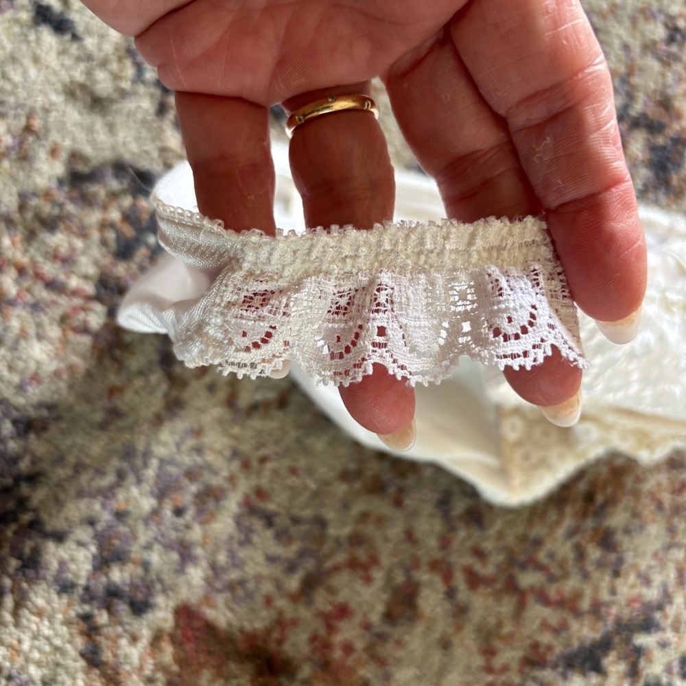 JOSIE Retro Lace Bra & Bikini Panty Set - Picture 5 of 11